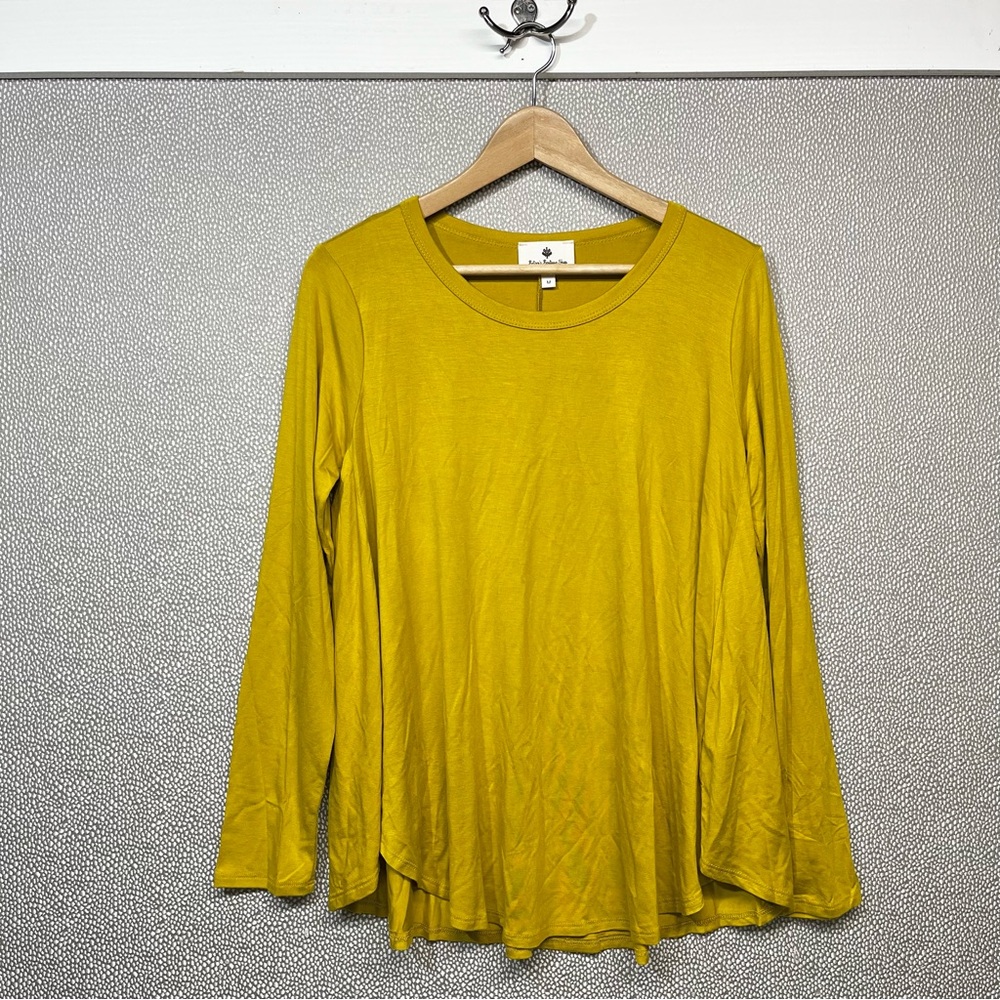 🆕 M Betsy’s Boutique Shop Long Sleeve Tee NWOT